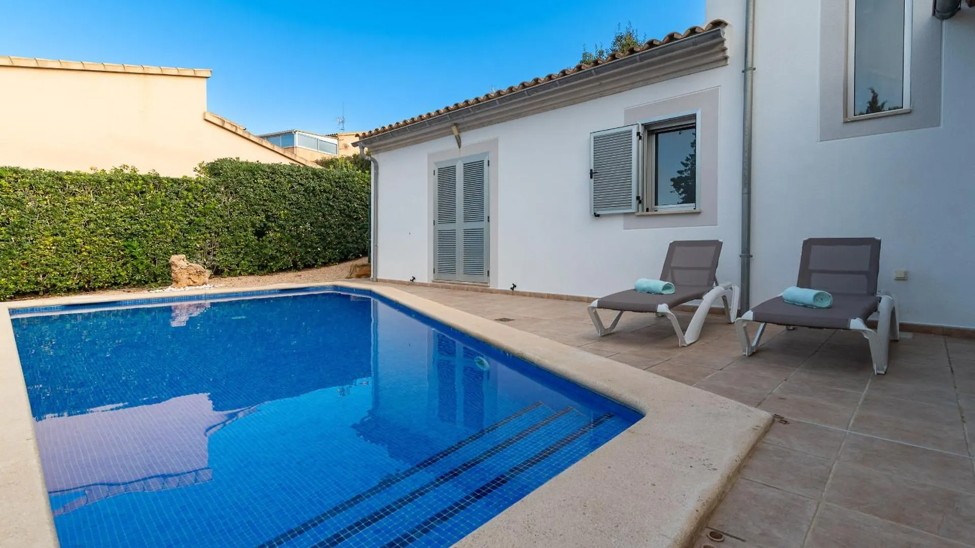 Solar 198 Bonaire By Sealand Villas Alcudia